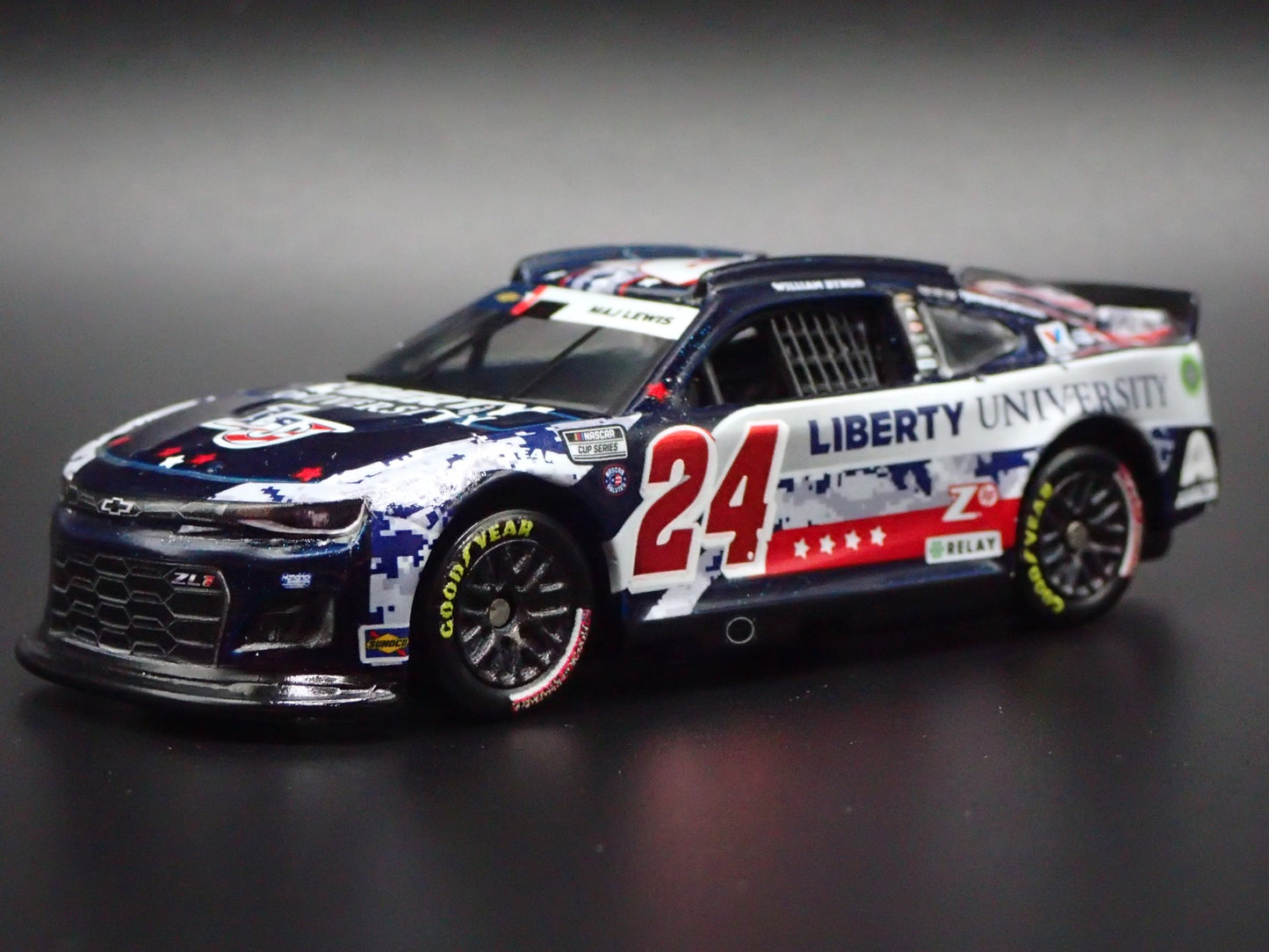 2024 CHEVY CAMARO ZL1 #24 WILLIAM BYRON LIBERTY U PATRIOTIC NASCAR 1:64 DIECAST