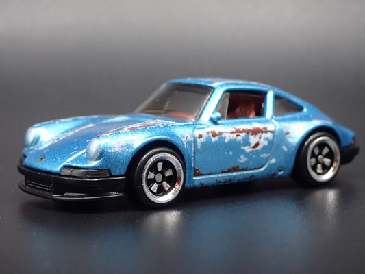 1964-1972 PORSCHE 911 BARN FIND 1:64 SCALE COLLECTIBLE DIORAMA DIECAST MODEL CAR