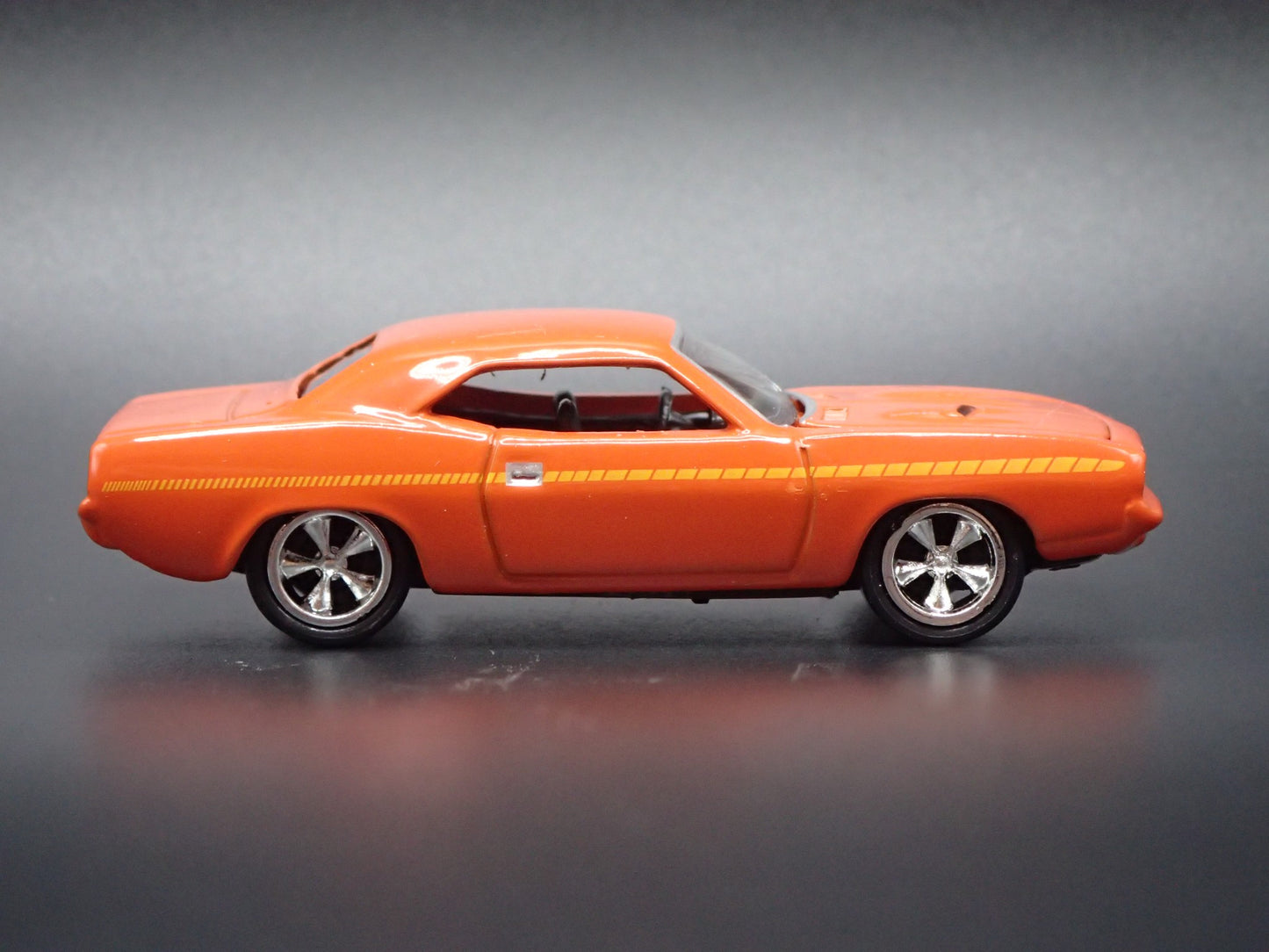 1970 70 PLYMOUTH CUDA 340 ORG 1:64 SCALE COLLECTIBLE DIORAMA DIECAST MODEL CAR