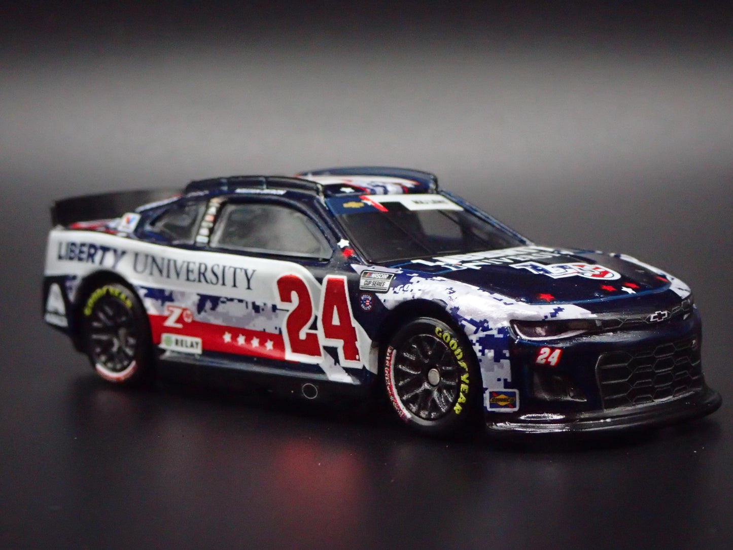 2024 CHEVY CAMARO ZL1 #24 WILLIAM BYRON LIBERTY U PATRIOTIC NASCAR 1:64 DIECAST