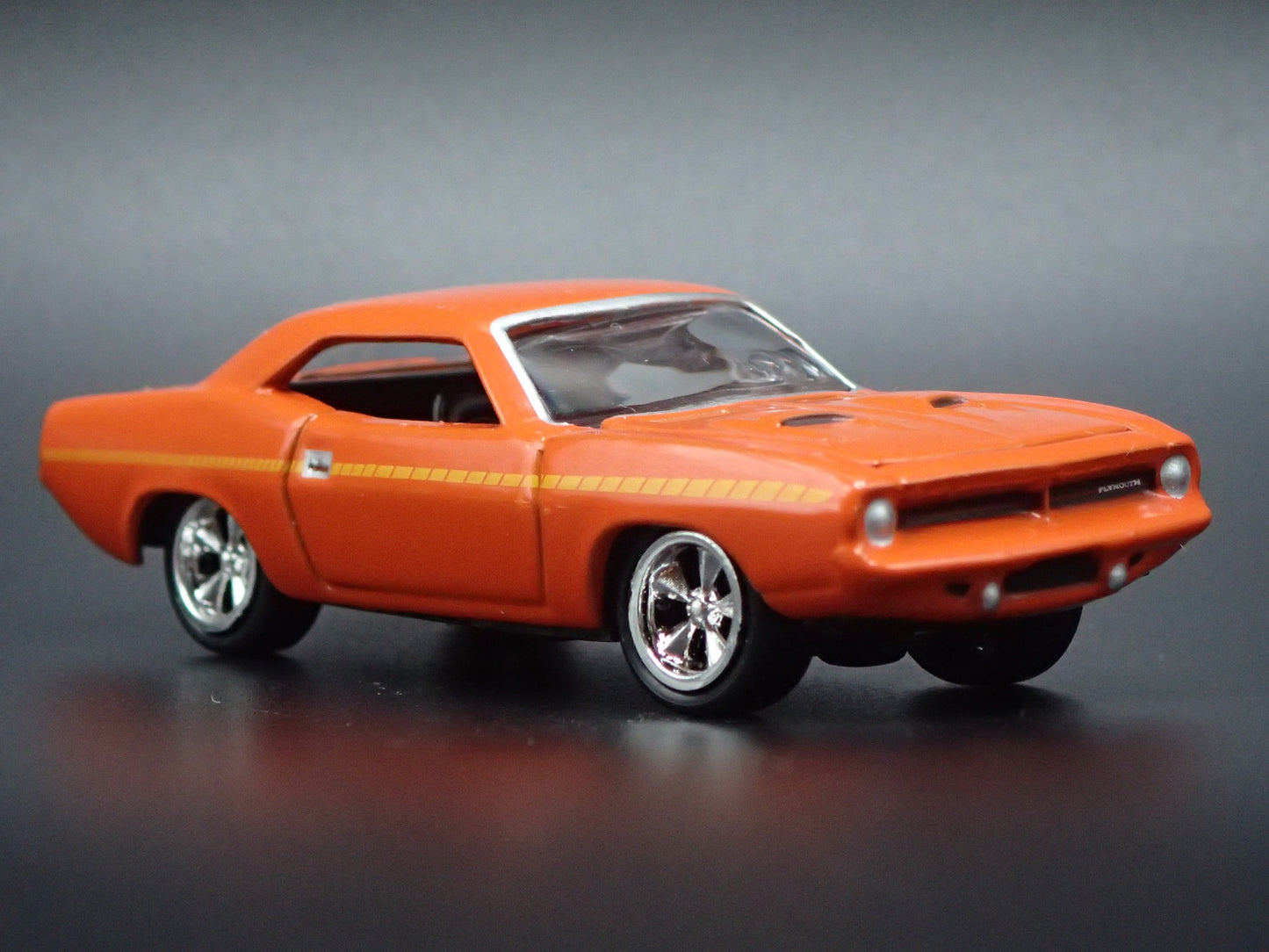 1970 70 PLYMOUTH CUDA 340 ORG 1:64 SCALE COLLECTIBLE DIORAMA DIECAST MODEL CAR
