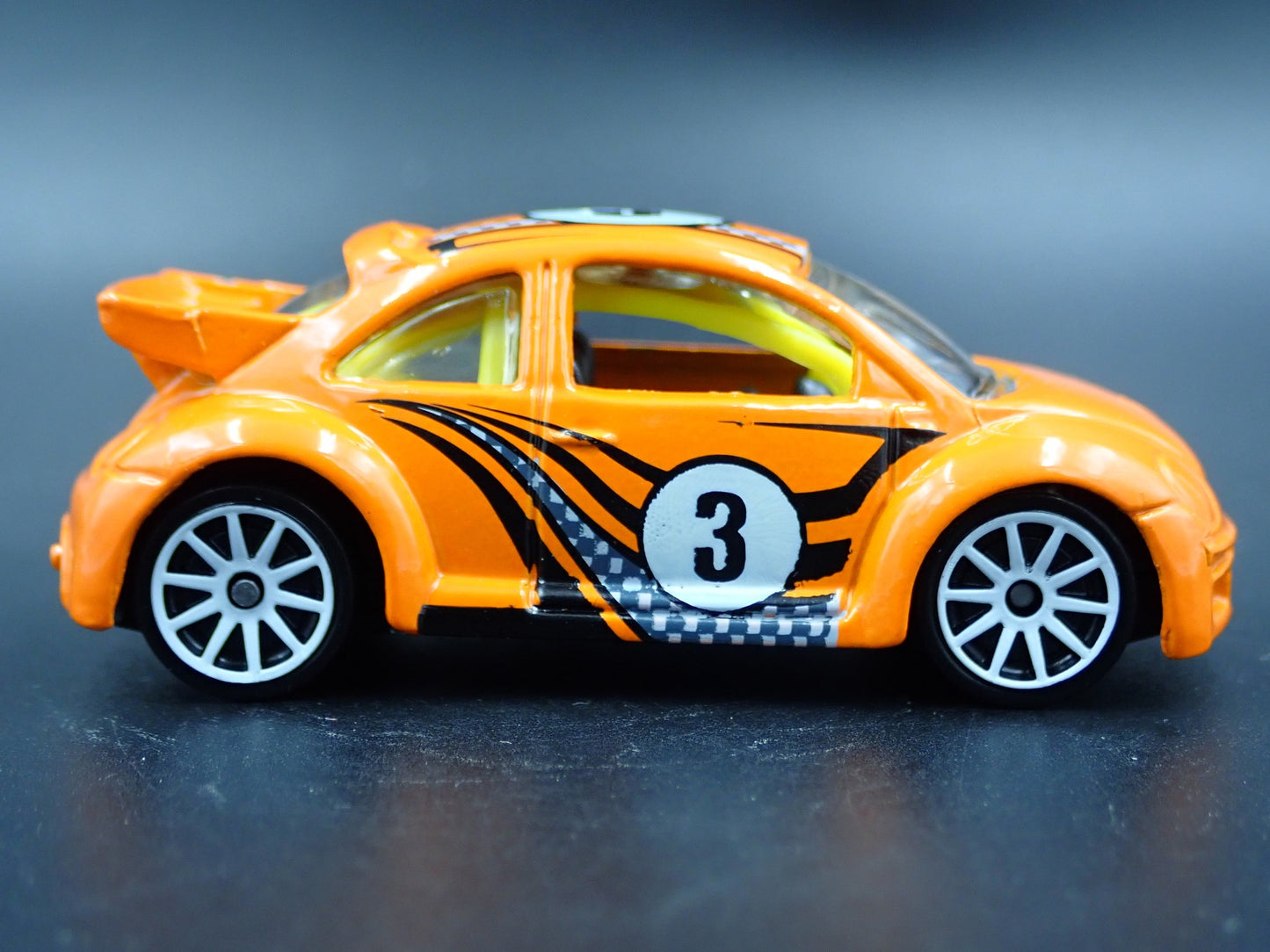 1998-2011 VW VOLKSWAGEN NEW BEETLE BUG CUP 1:64 SCALE DIORAMA DIECAST MODEL CAR