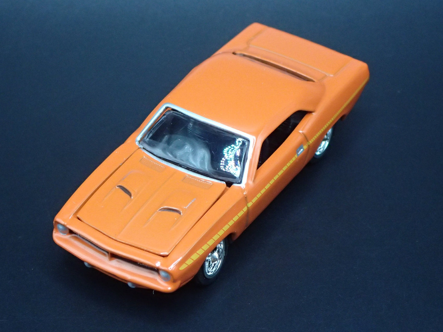 1970 70 PLYMOUTH CUDA 340 ORG 1:64 SCALE COLLECTIBLE DIORAMA DIECAST MODEL CAR
