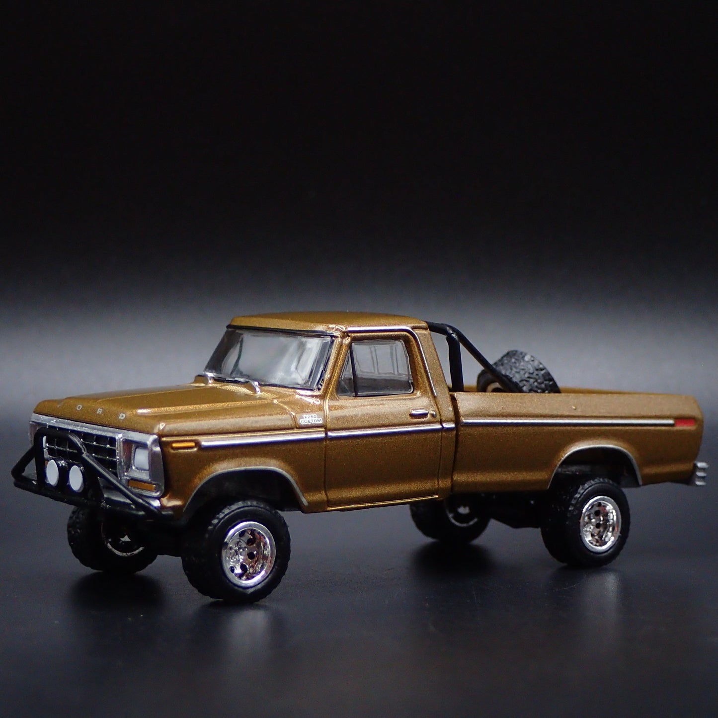 1979 79 FORD F250 RANGER PICKUP TRUCK GOLD 1/64 SCALE DIORAMA DIECAST MODEL CAR
