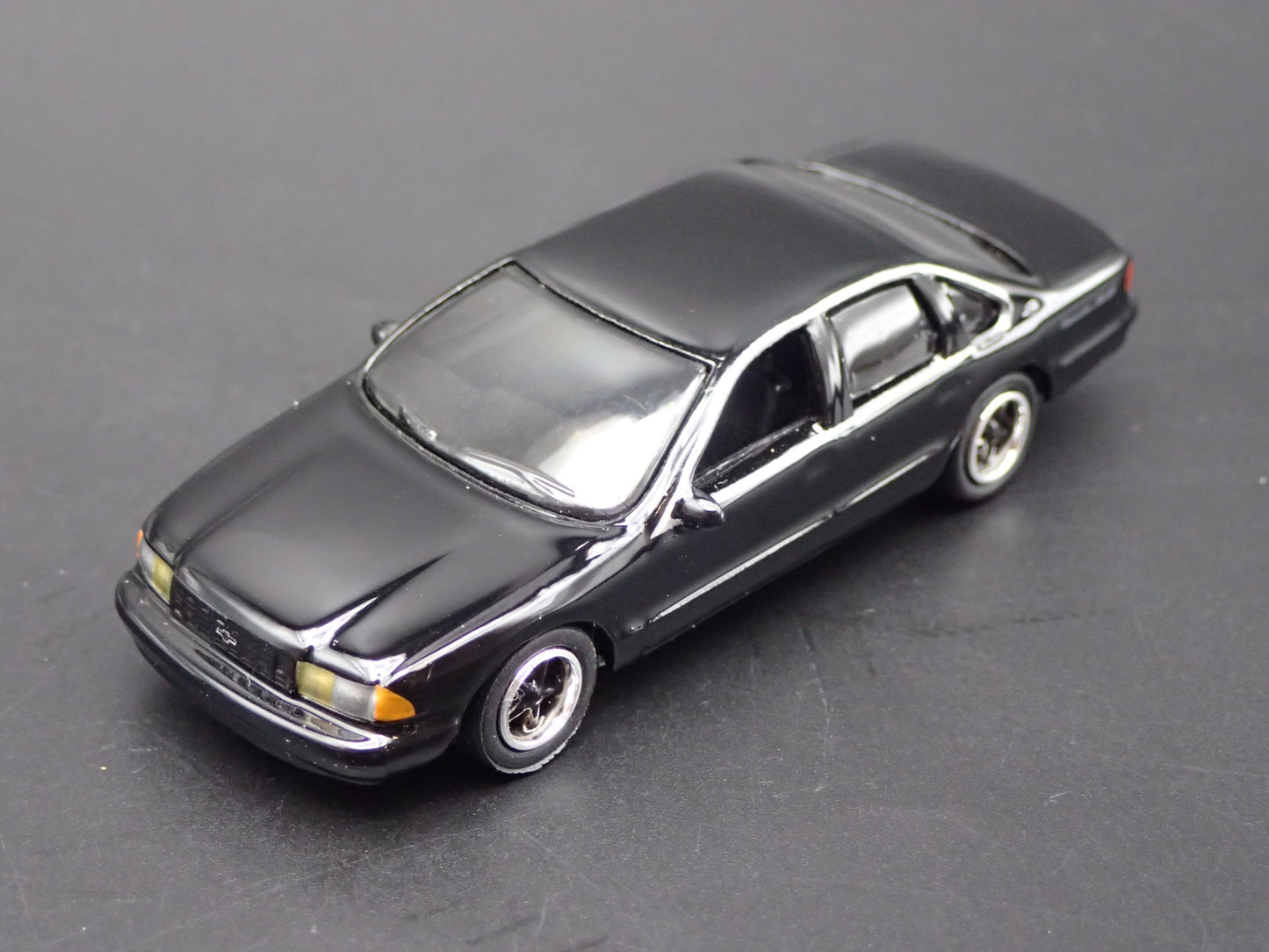 1994-1996 CHEVY CHEVROLET IMPALA SS BLACK 1:64 SCALE DIORAMA DIECAST MODEL CAR