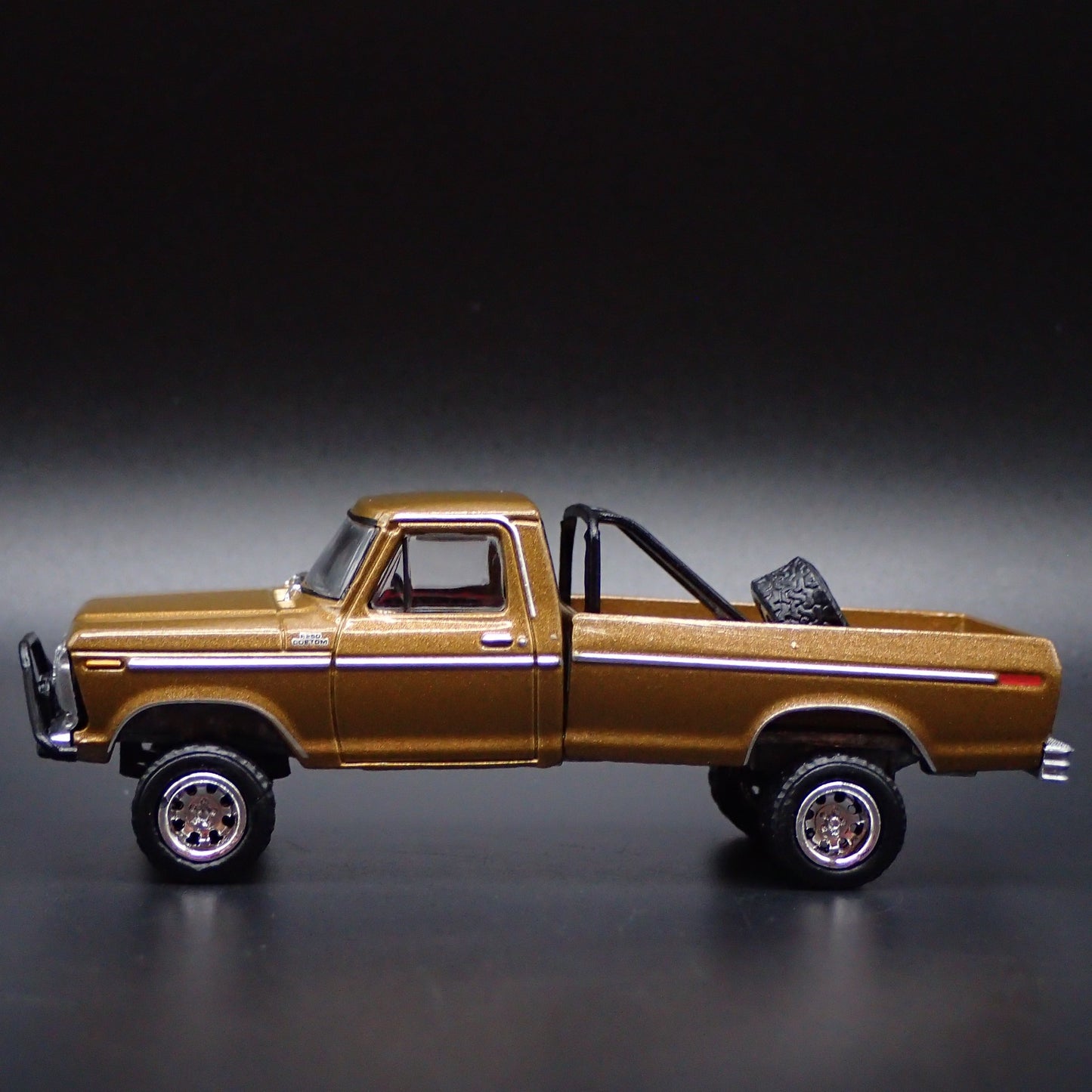 1979 79 FORD F250 RANGER PICKUP TRUCK GOLD 1/64 SCALE DIORAMA DIECAST MODEL CAR