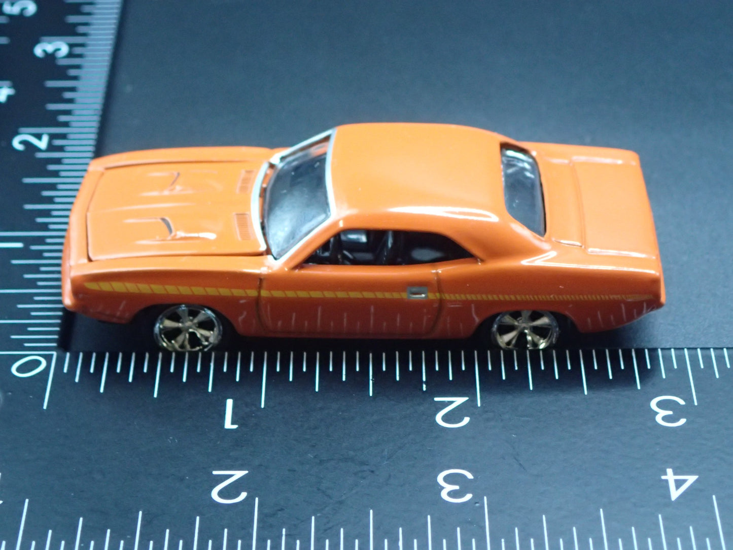 1970 70 PLYMOUTH CUDA 340 ORG 1:64 SCALE COLLECTIBLE DIORAMA DIECAST MODEL CAR