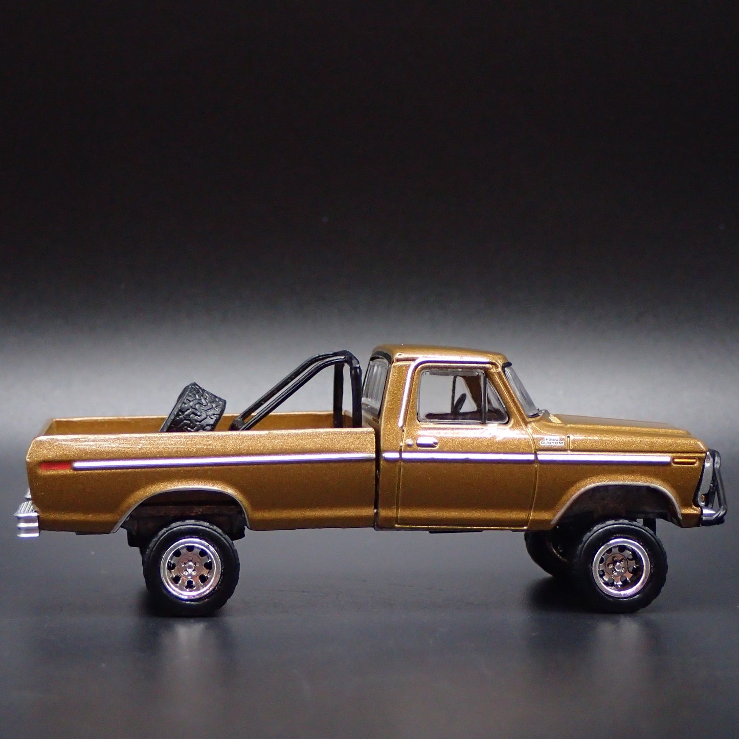 1979 79 FORD F250 RANGER PICKUP TRUCK GOLD 1/64 SCALE DIORAMA DIECAST MODEL CAR