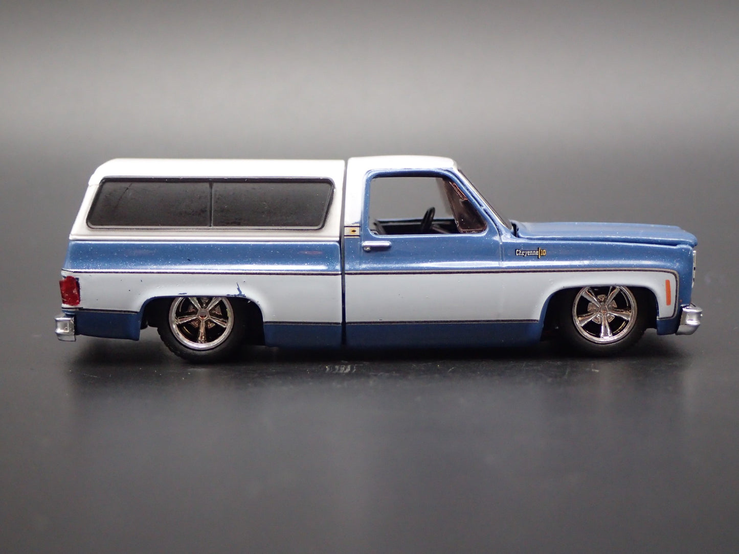 1973 73 CHEVY CHEVROLET CHEYENNE SQUARE BODY TRUCK 1/64 SCALE DIECAST MODEL CAR