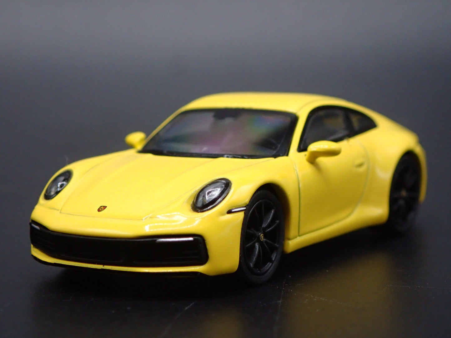 2018-2025 PORSCHE 911 CARRERA 4S 992 YELLOW 1:64 SCALE DIORAMA DIECAST MODEL CAR