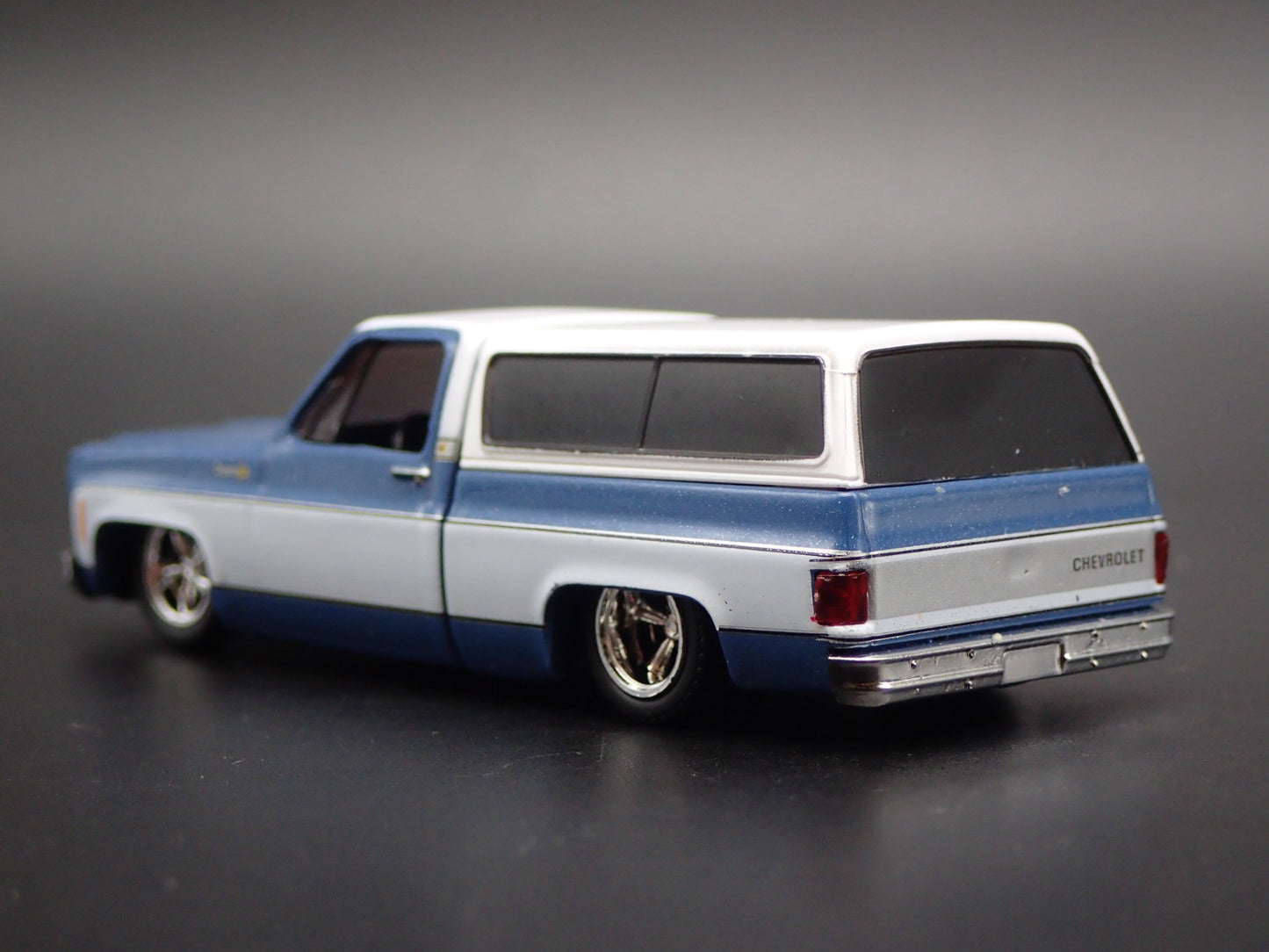 1973 73 CHEVY CHEVROLET CHEYENNE SQUARE BODY TRUCK 1/64 SCALE DIECAST MODEL CAR