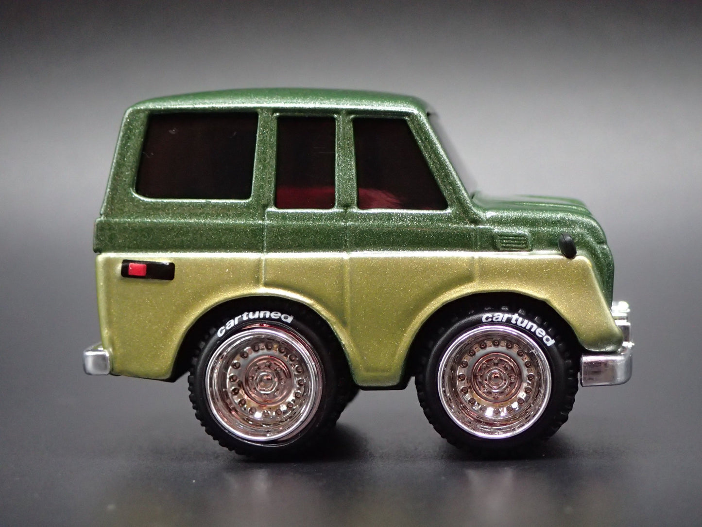 1967-1979 TOYOTA LAND CRUISER J50 CAR TUNED 1:64 SCALE DIORAMA DIECAST MODEL CAR