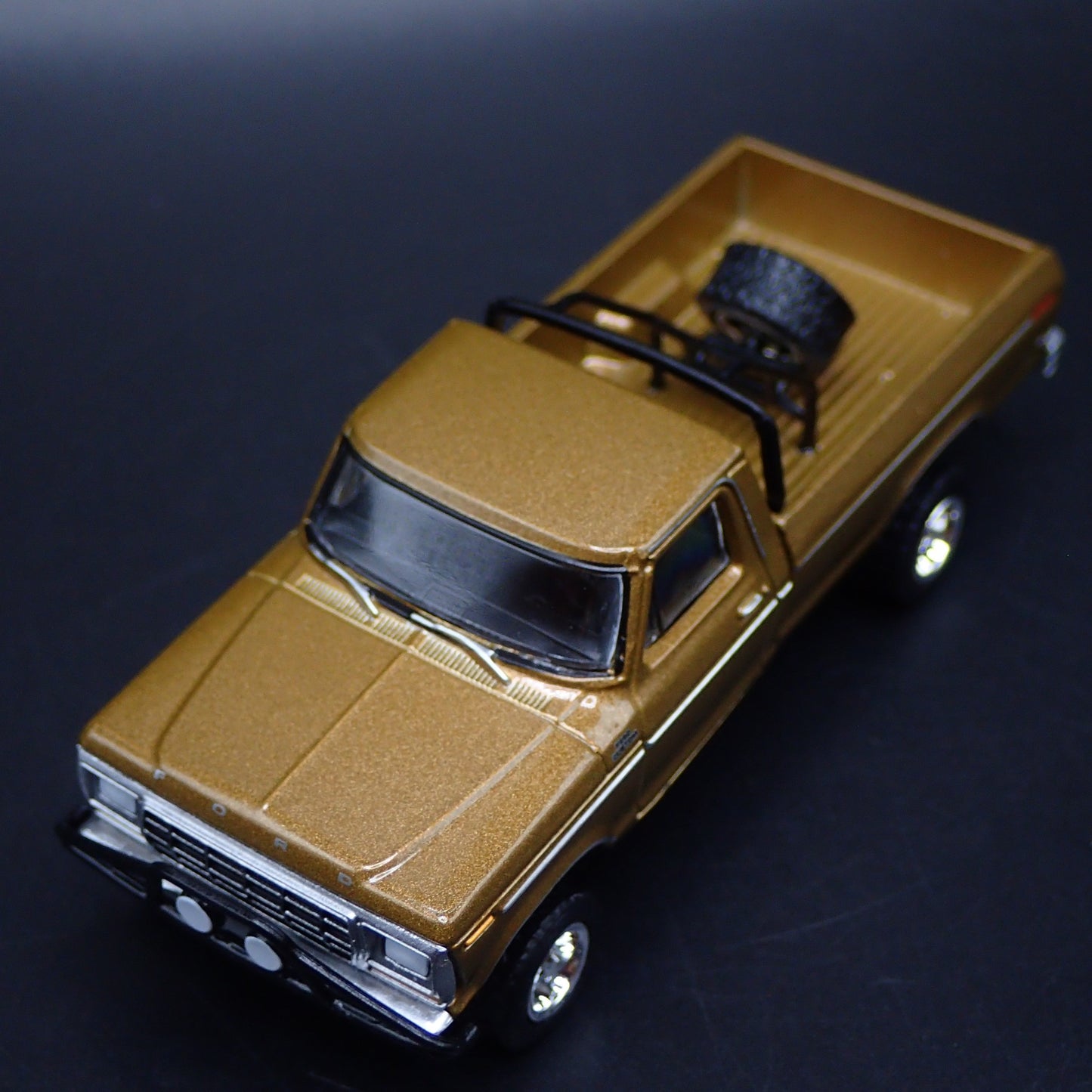 1979 79 FORD F250 RANGER PICKUP TRUCK GOLD 1/64 SCALE DIORAMA DIECAST MODEL CAR