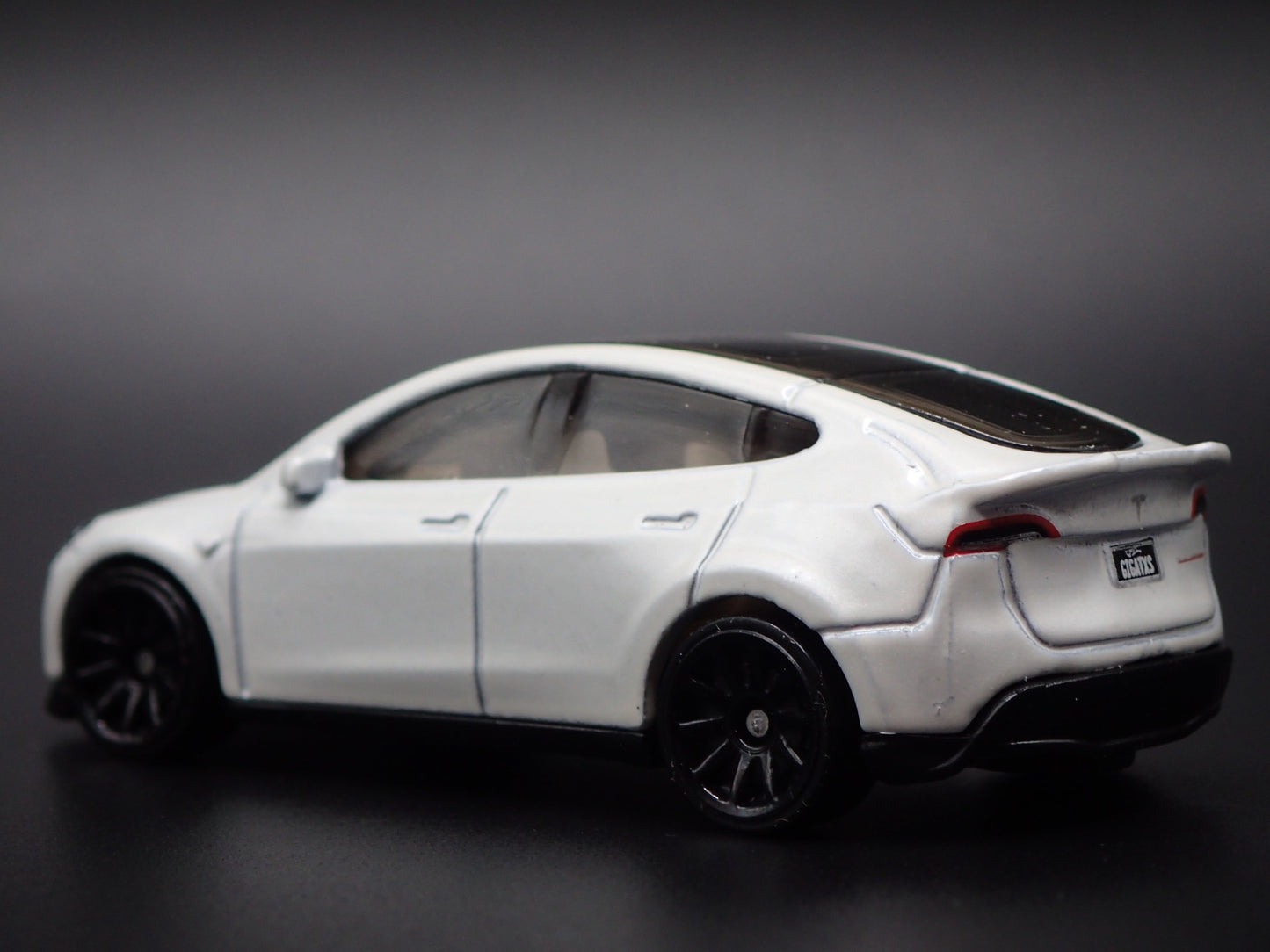 2020-2025 TESLA MODEL Y SUV 1:64 SCALE COLLECTIBLE DIORAMA DIECAST MODEL CAR