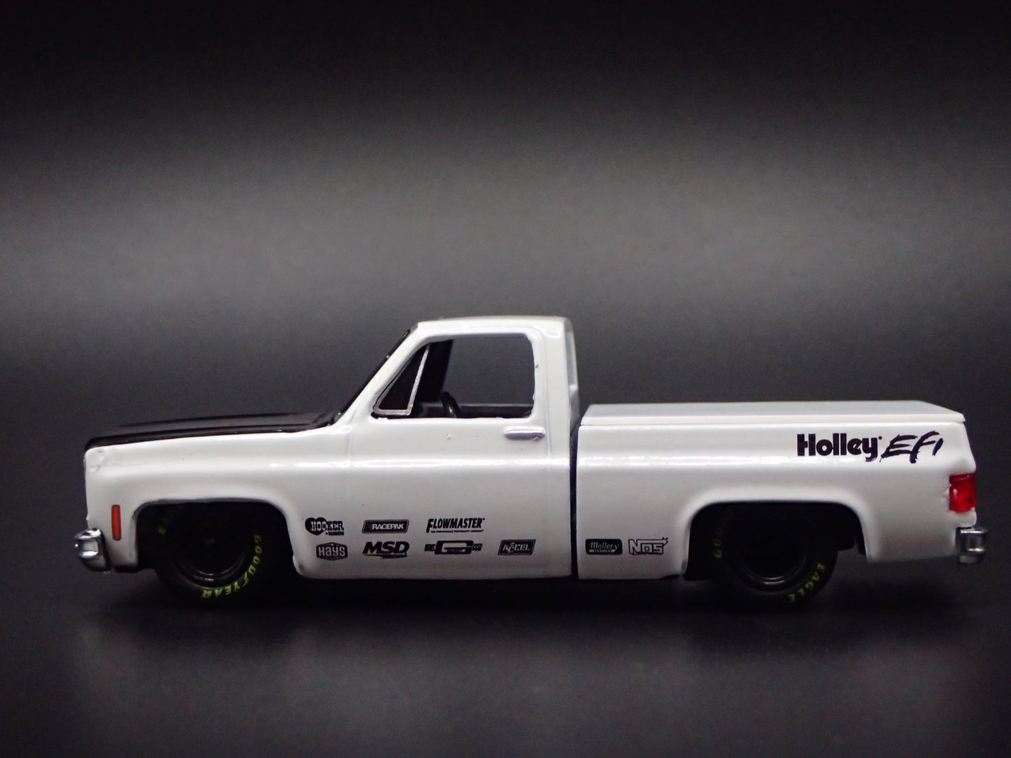 1978 78 CHEVY CHEVROLET SILVERADO SQUAREBODY TRUCK WHITE 1/64 DIECAST MODEL CAR