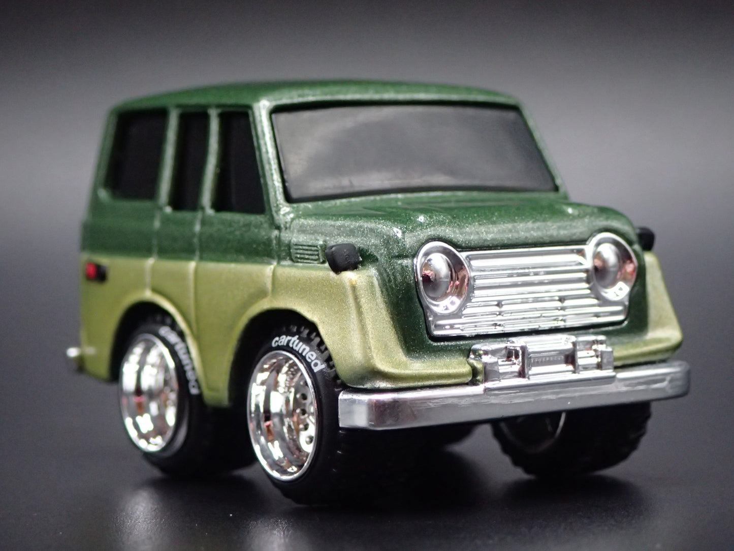 1967-1979 TOYOTA LAND CRUISER J50 CAR TUNED 1:64 SCALE DIORAMA DIECAST MODEL CAR