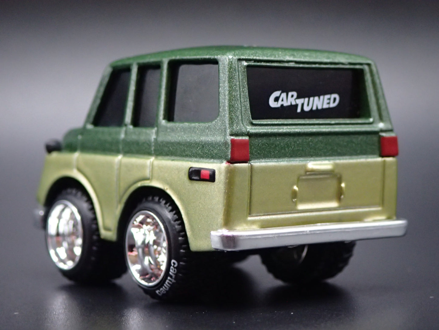1967-1979 TOYOTA LAND CRUISER J50 CAR TUNED 1:64 SCALE DIORAMA DIECAST MODEL CAR