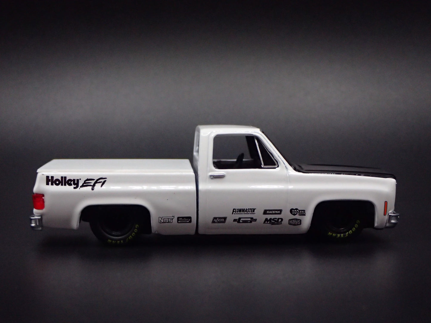 1978 78 CHEVY CHEVROLET SILVERADO SQUAREBODY TRUCK WHITE 1/64 DIECAST MODEL CAR