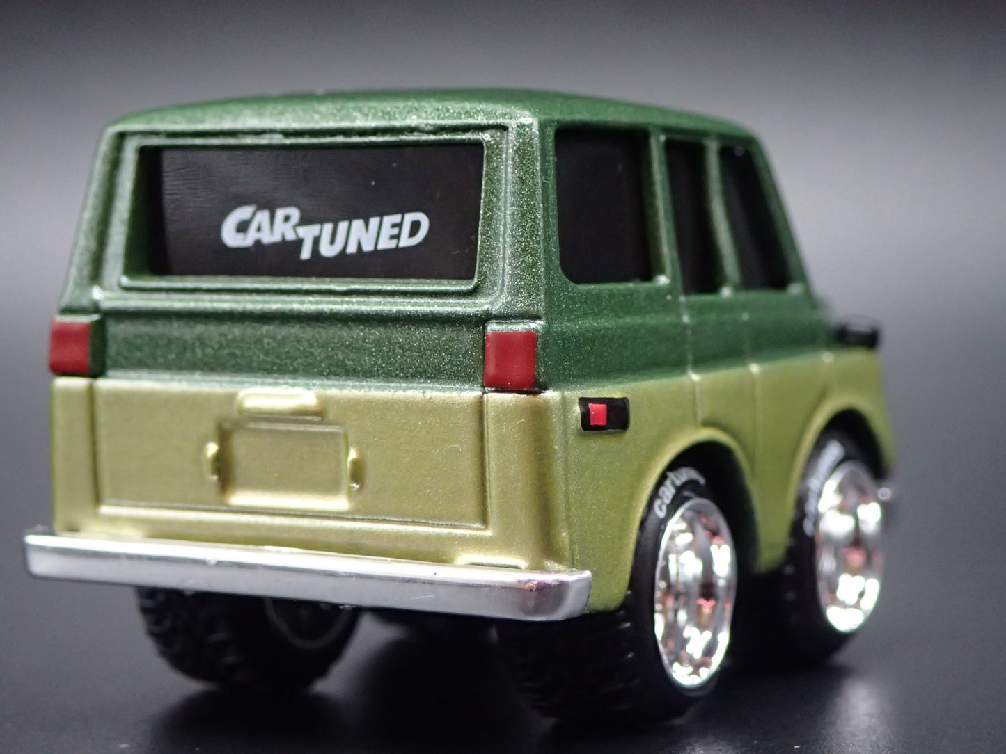 1967-1979 TOYOTA LAND CRUISER J50 CAR TUNED 1:64 SCALE DIORAMA DIECAST MODEL CAR