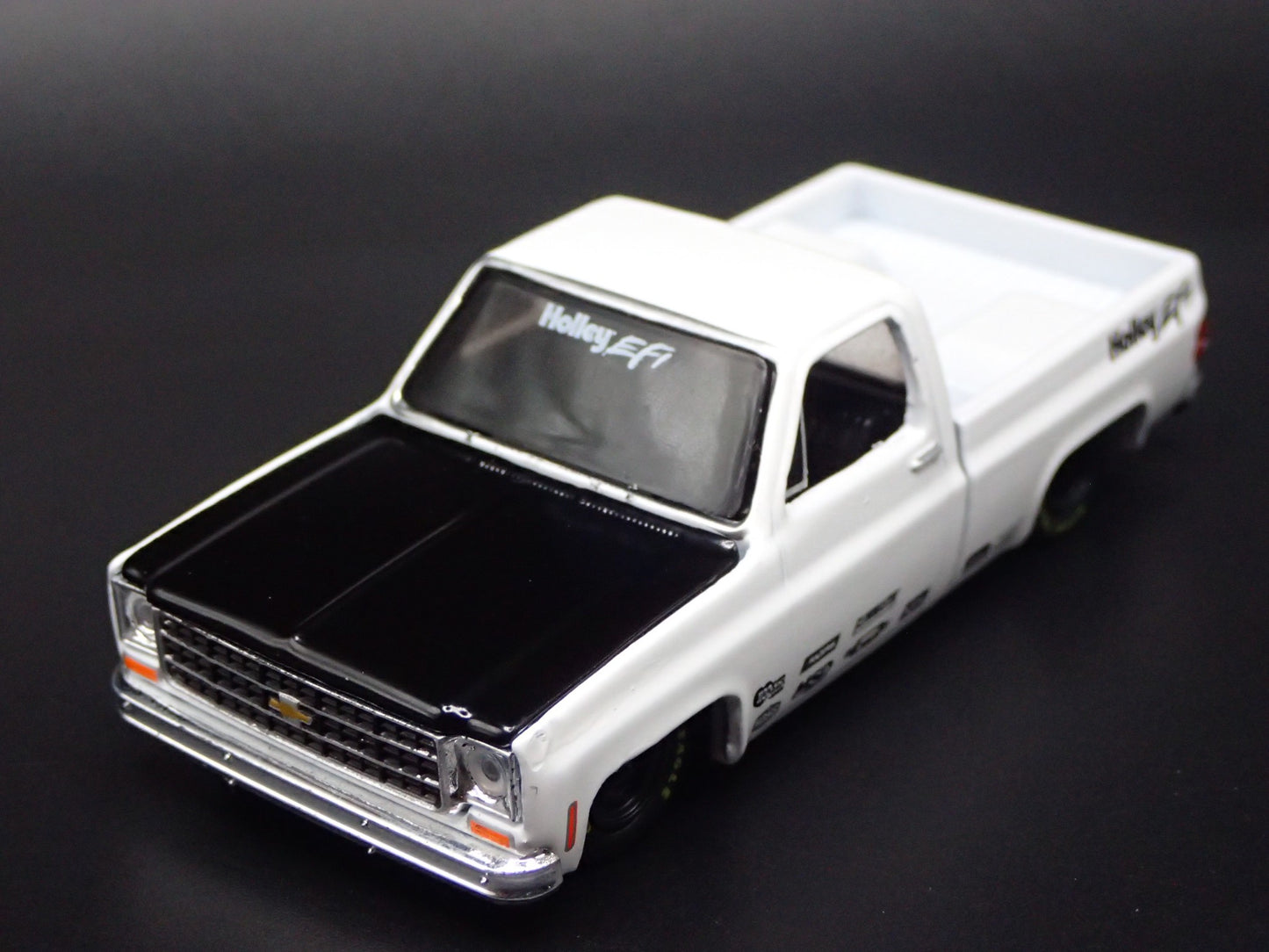 1978 78 CHEVY CHEVROLET SILVERADO SQUAREBODY TRUCK WHITE 1/64 DIECAST MODEL CAR