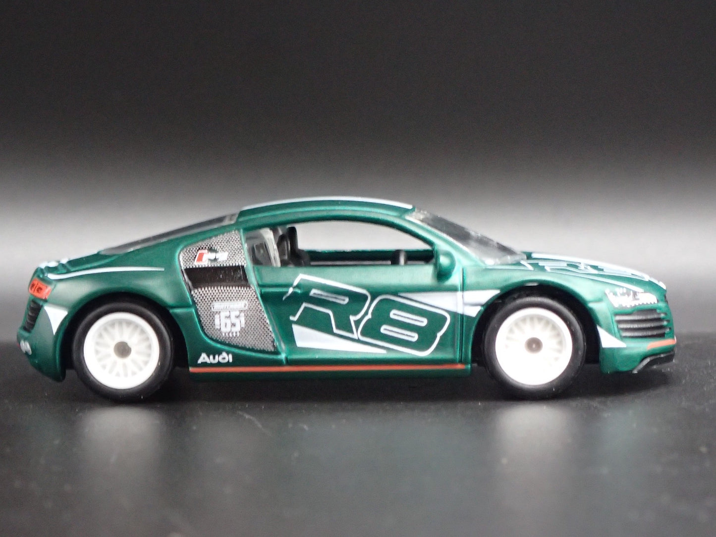 2006-2015 AUDI R8 SUPERCAR GREEN 1:64 SCALE COLLECTIBLE DIECAST MODEL CAR
