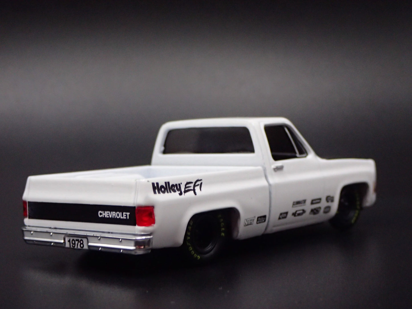 1978 78 CHEVY CHEVROLET SILVERADO SQUAREBODY TRUCK WHITE 1/64 DIECAST MODEL CAR