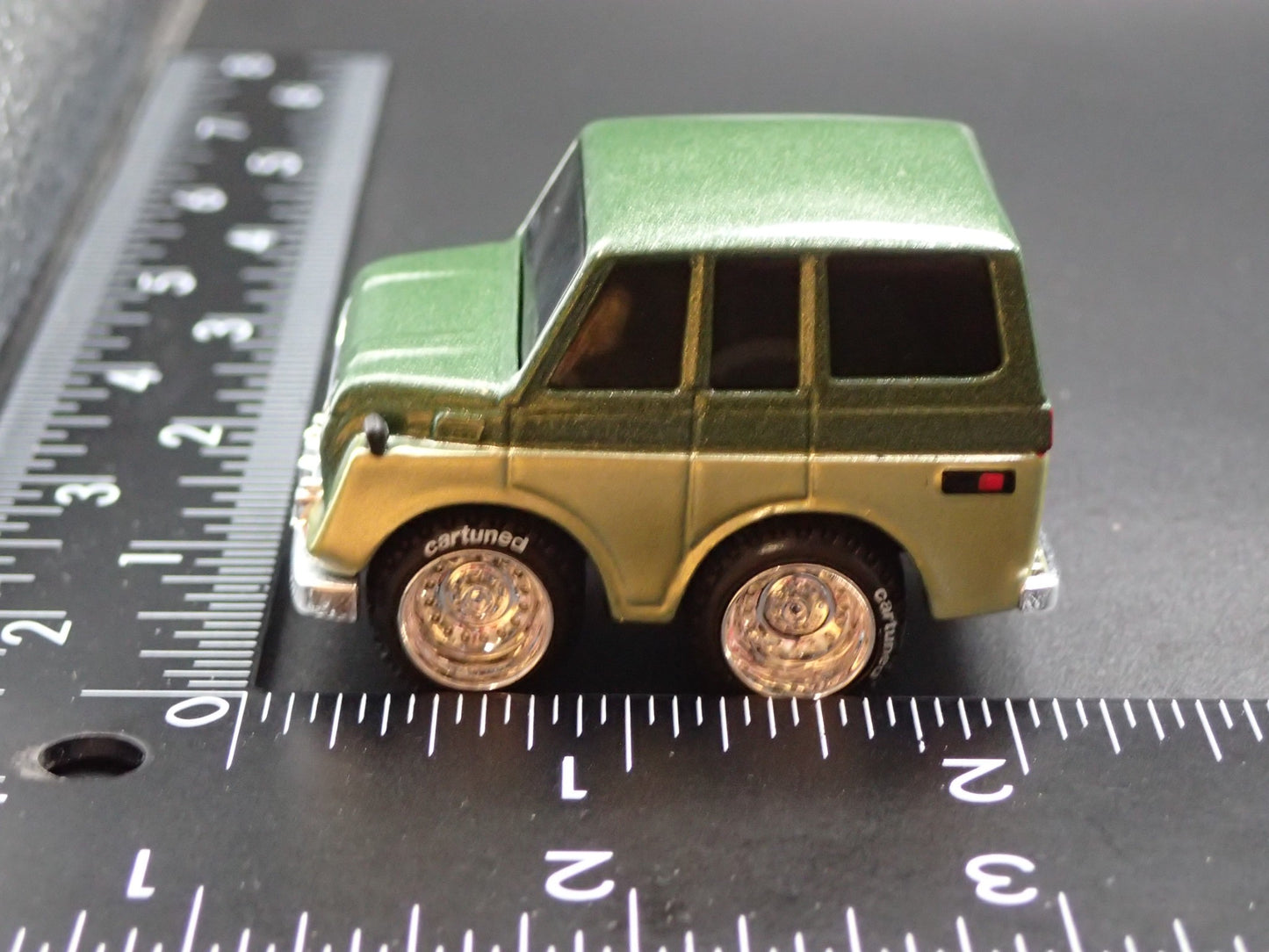 1967-1979 TOYOTA LAND CRUISER J50 CAR TUNED 1:64 SCALE DIORAMA DIECAST MODEL CAR