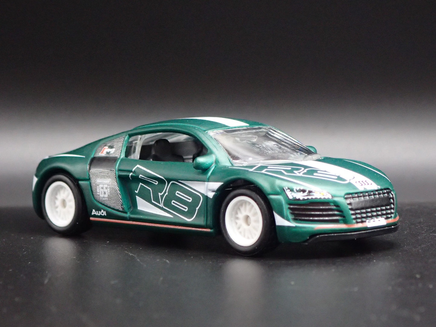 2006-2015 AUDI R8 SUPERCAR GREEN 1:64 SCALE COLLECTIBLE DIECAST MODEL CAR