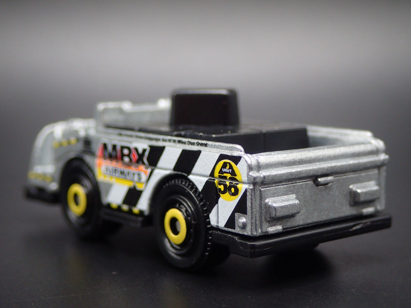 MINI CARGO TRUCK W/ CARGO MBX AIRWAYS 1/64 MB SCALE DIORAMA DIECAST MODEL CAR