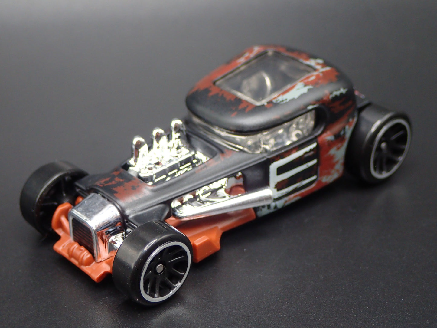 1932 32 FORD ROADSTER COUPE BARN FIND BLACK 1:64 SCALE DIORAMA DIECAST MODEL CAR