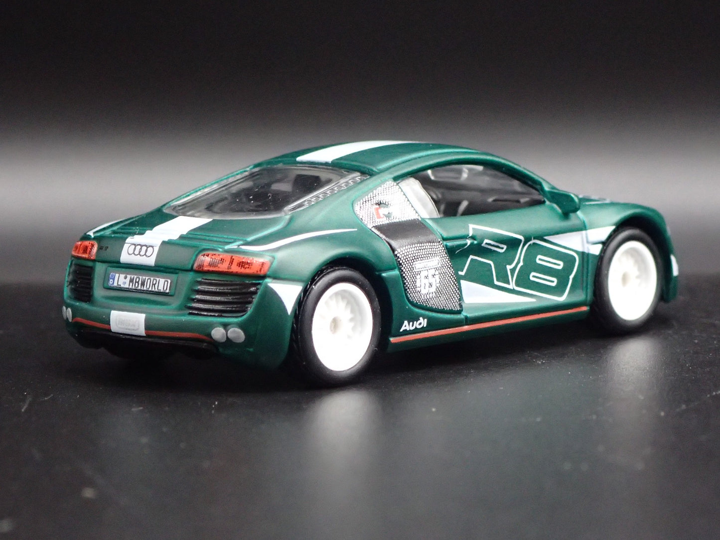 2006-2015 AUDI R8 SUPERCAR GREEN 1:64 SCALE COLLECTIBLE DIECAST MODEL CAR