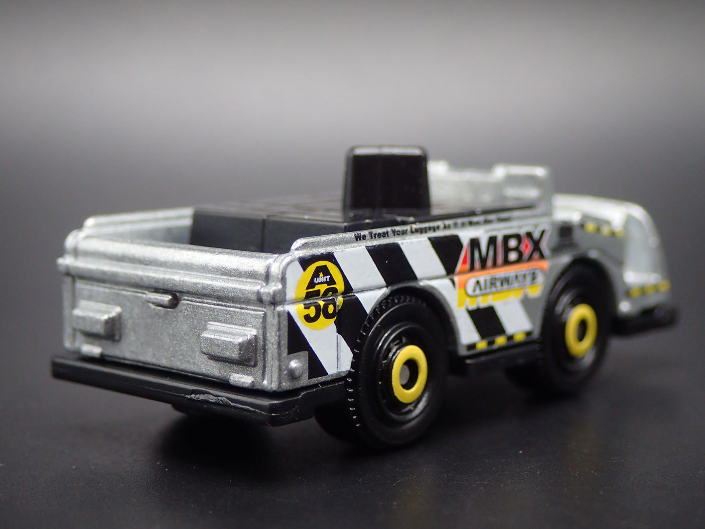MINI CARGO TRUCK W/ CARGO MBX AIRWAYS 1/64 MB SCALE DIORAMA DIECAST MODEL CAR