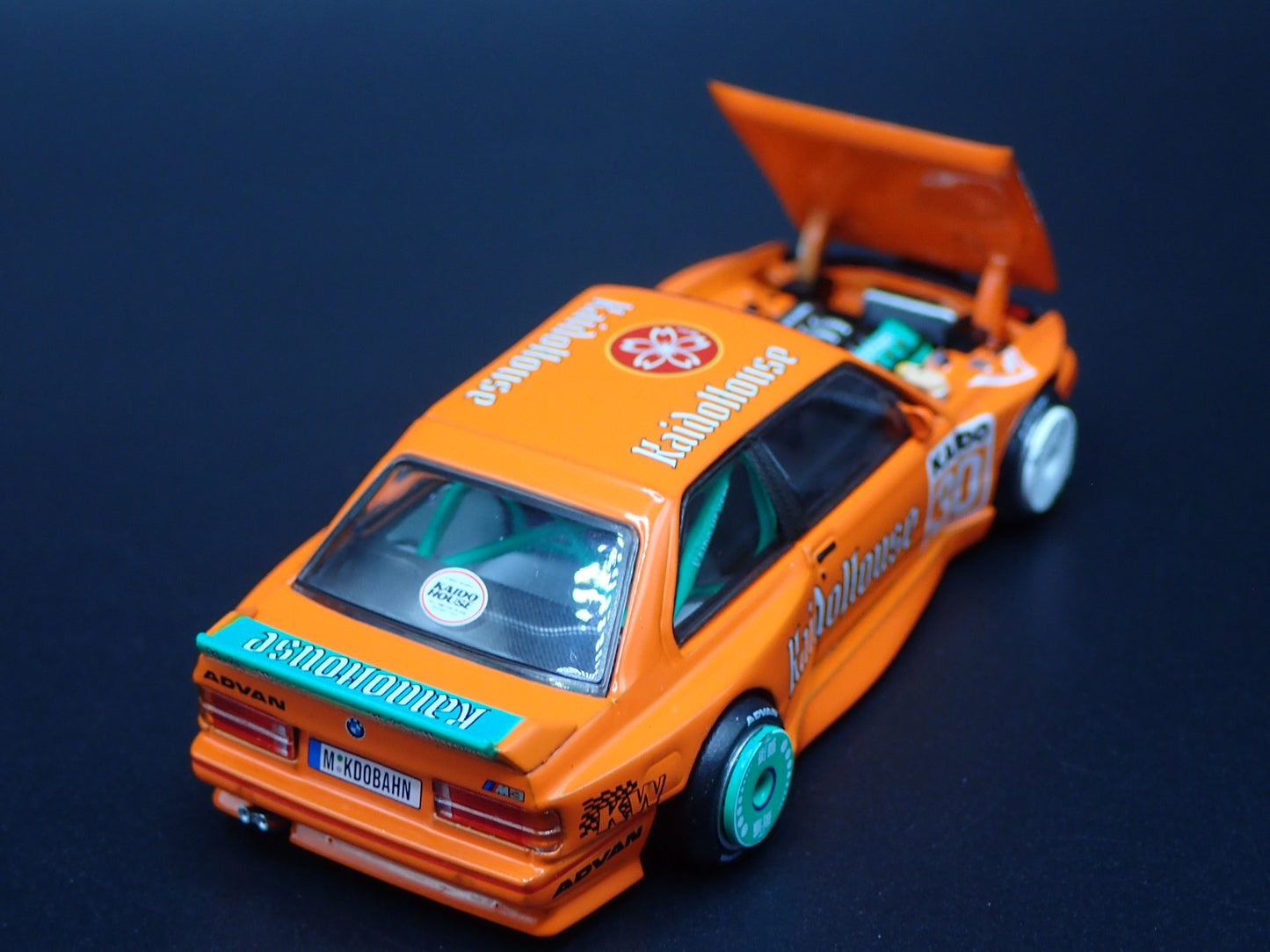 1986-1991 BMW M3 E30 KAIDO KAIDOHAUS V1 1:64 SCALE COLLECTIBLE DIECAST MODEL CAR