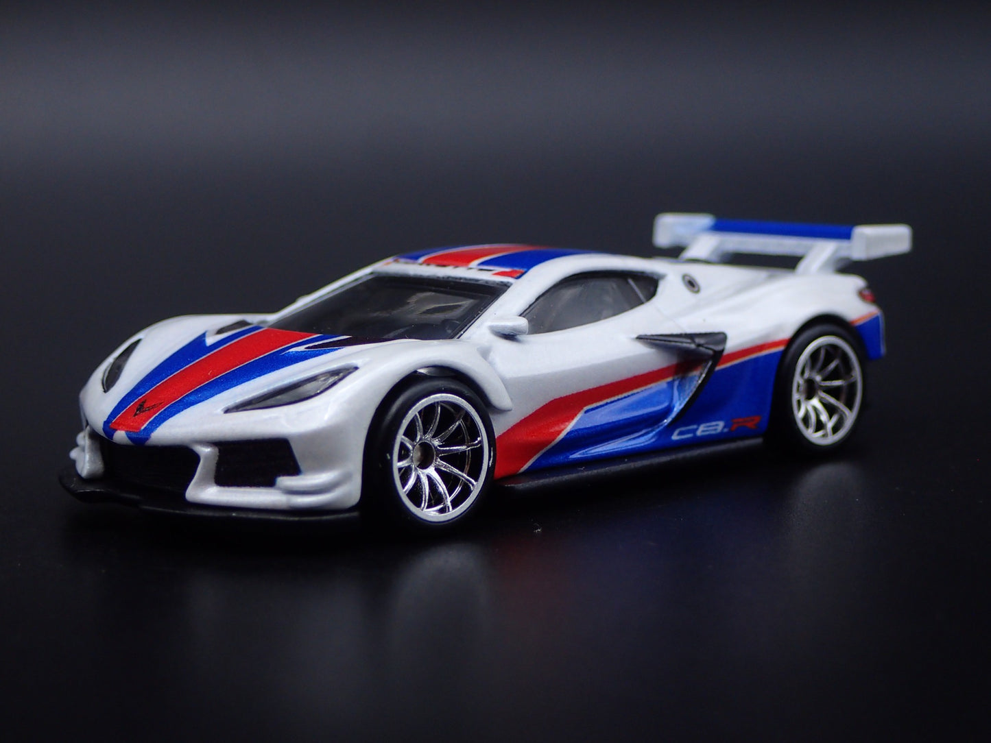 CHEVY CHEVROLET CORVETTE C8.R RACING TEAM 1:64 SCALE DIORAMA DIECAST MODEL CAR