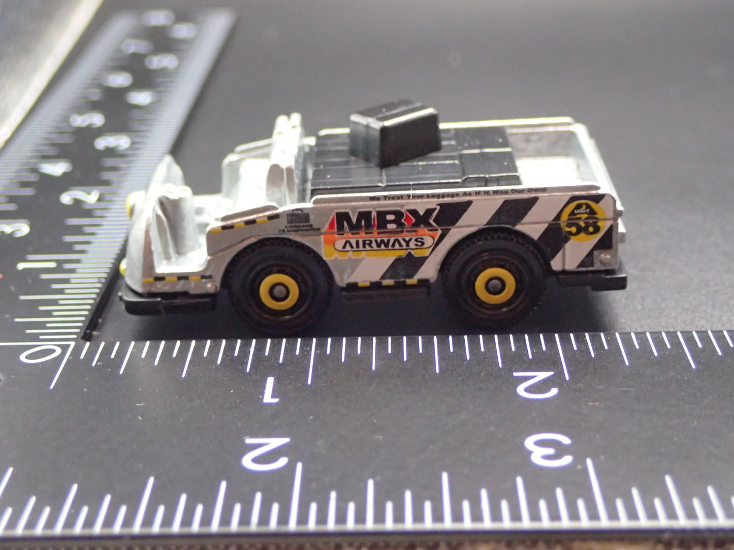 MINI CARGO TRUCK W/ CARGO MBX AIRWAYS 1/64 MB SCALE DIORAMA DIECAST MODEL CAR