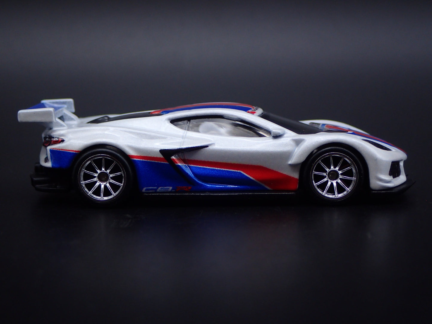 CHEVY CHEVROLET CORVETTE C8.R RACING TEAM 1:64 SCALE DIORAMA DIECAST MODEL CAR