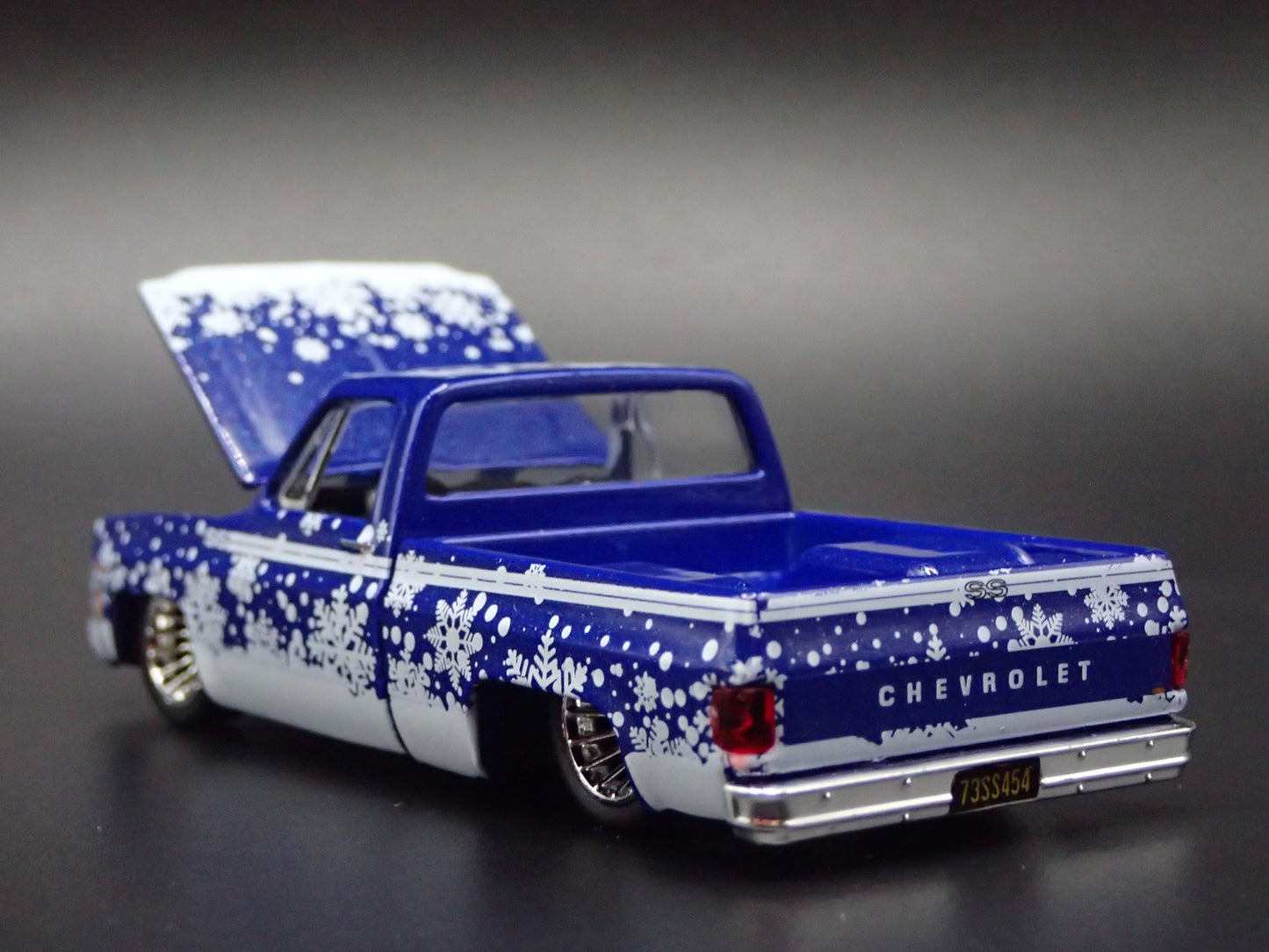 1973 73 CHEVY CHEVROLET CHEYENNE SQUARE BODY TRUCK 1/64 SCALE DIECAST MODEL CAR