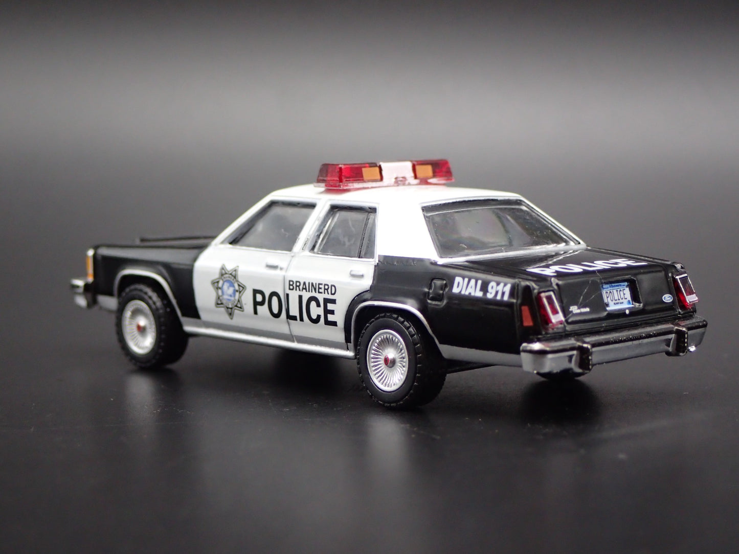 1986 86 FORD LTD CROWN VICTORIA BRAINERD, MN POLICE 1:64 SCALE DIECAST MODEL CAR