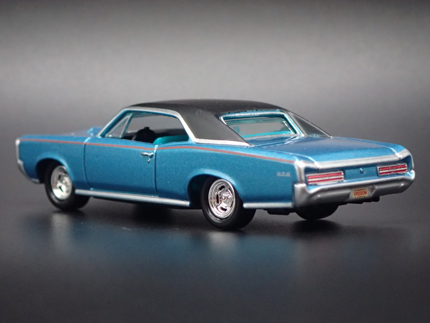 1966 66 PONTIAC GTO MUSCLE CAR 1/64 SCALE COLLECTIBLE DIORAMA DIECAST MODEL CAR