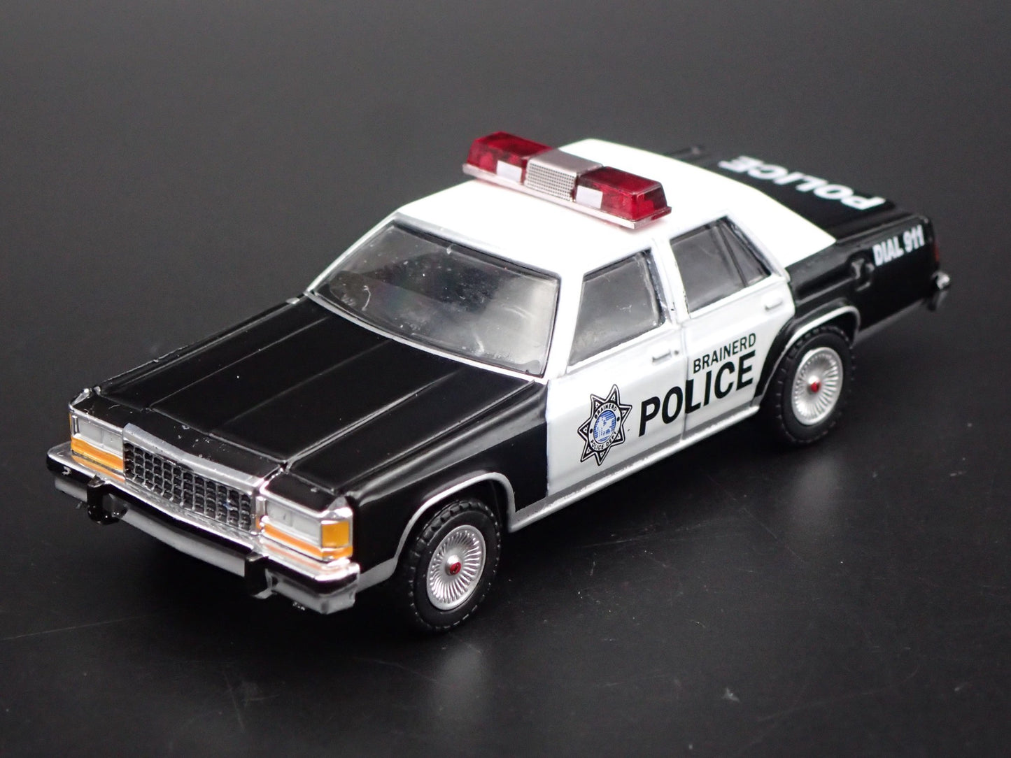 1986 86 FORD LTD CROWN VICTORIA BRAINERD, MN POLICE 1:64 SCALE DIECAST MODEL CAR