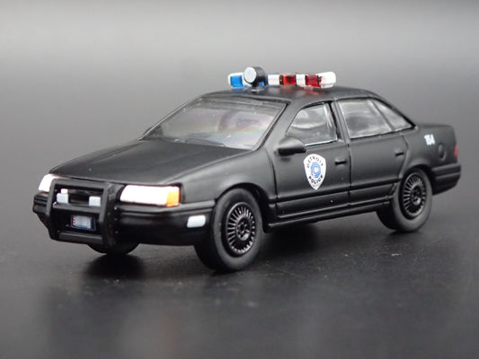1986 86 FORD TAURUS LX DETROIT POLICE CAR 1:64 SCALE DIORAMA DIECAST MODEL CAR