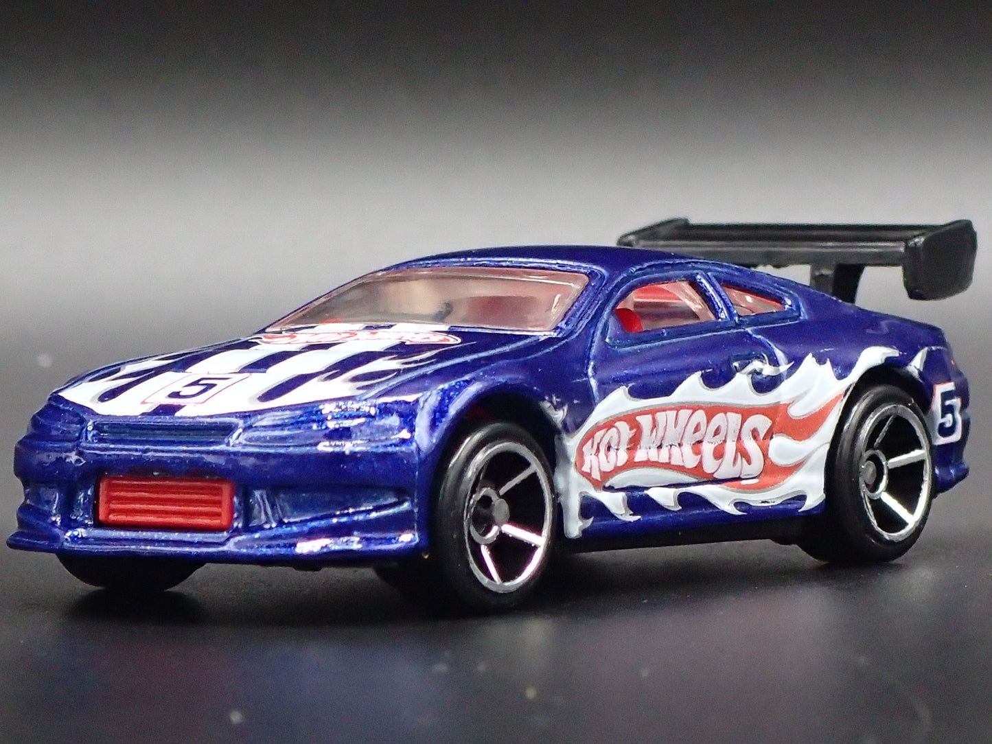 1999-2002 NISSAN SILVIA S15 1:64 SCALE COLLECTIBLE DIORAMA DIECAST MODEL CAR