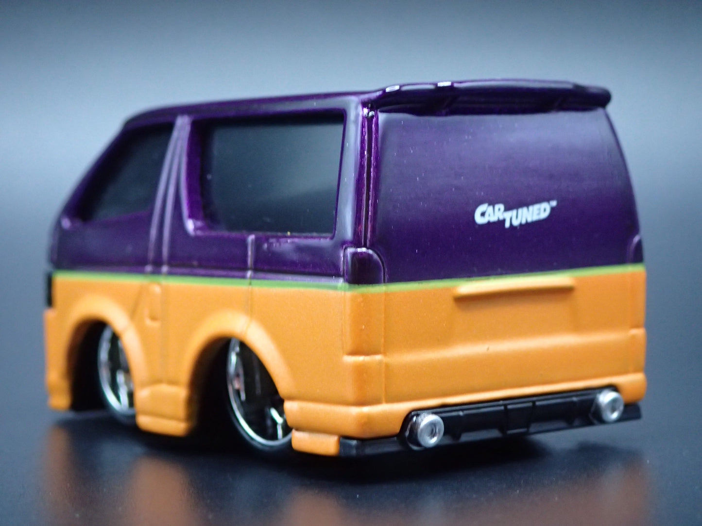 2004 TOYOTA HIACE H200 VAN CAR TUNED ORANGE 1/64 SCALE DIORAMA DIECAST MODEL CAR