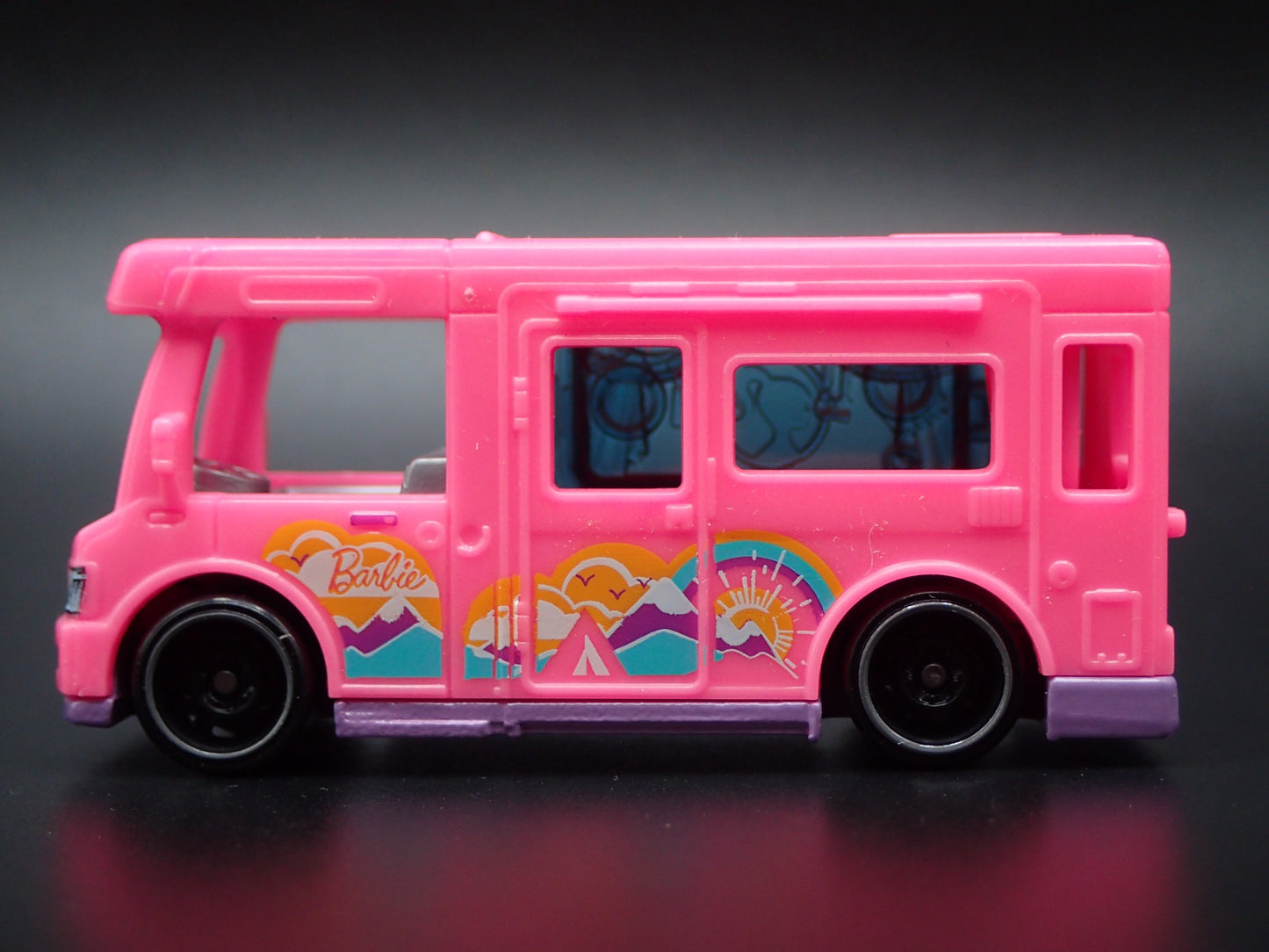 BARBIE DREAM CAMPER VAN PINK 1:64 HW SCALE COLLECTIBLE DIORAMA DIECAST MODEL CAR