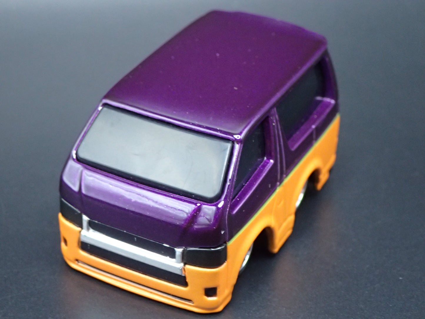 2004 TOYOTA HIACE H200 VAN CAR TUNED ORANGE 1/64 SCALE DIORAMA DIECAST MODEL CAR
