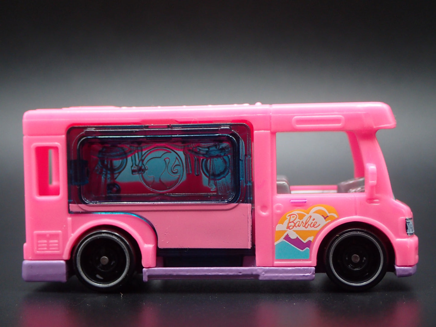 BARBIE DREAM CAMPER VAN PINK 1:64 HW SCALE COLLECTIBLE DIORAMA DIECAST MODEL CAR