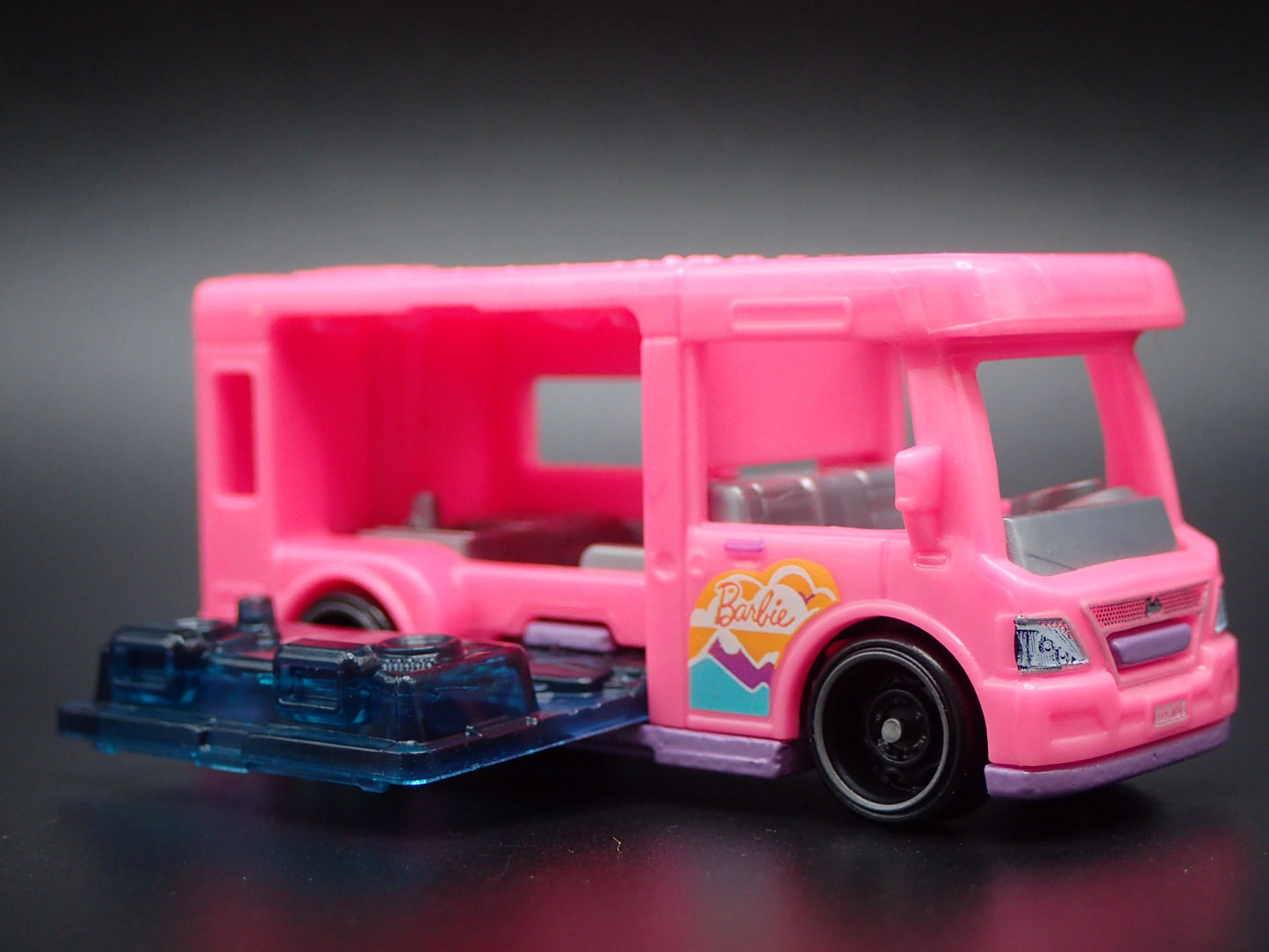 BARBIE DREAM CAMPER VAN PINK 1:64 HW SCALE COLLECTIBLE DIORAMA DIECAST MODEL CAR