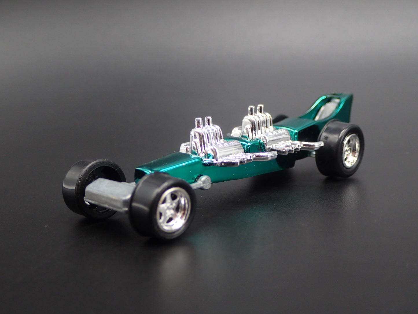 NHRA DRAGSTER CUSTOM 1:64 SCALE COLLECTIBLE DIORAMA DIECAST MODEL CAR