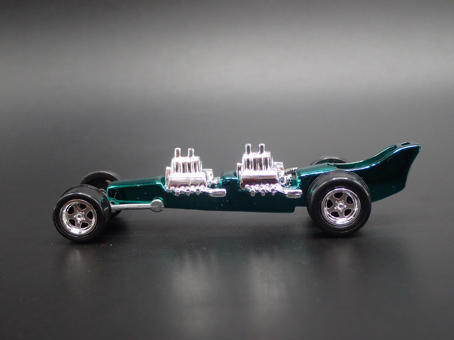 NHRA DRAGSTER CUSTOM 1:64 SCALE COLLECTIBLE DIORAMA DIECAST MODEL CAR