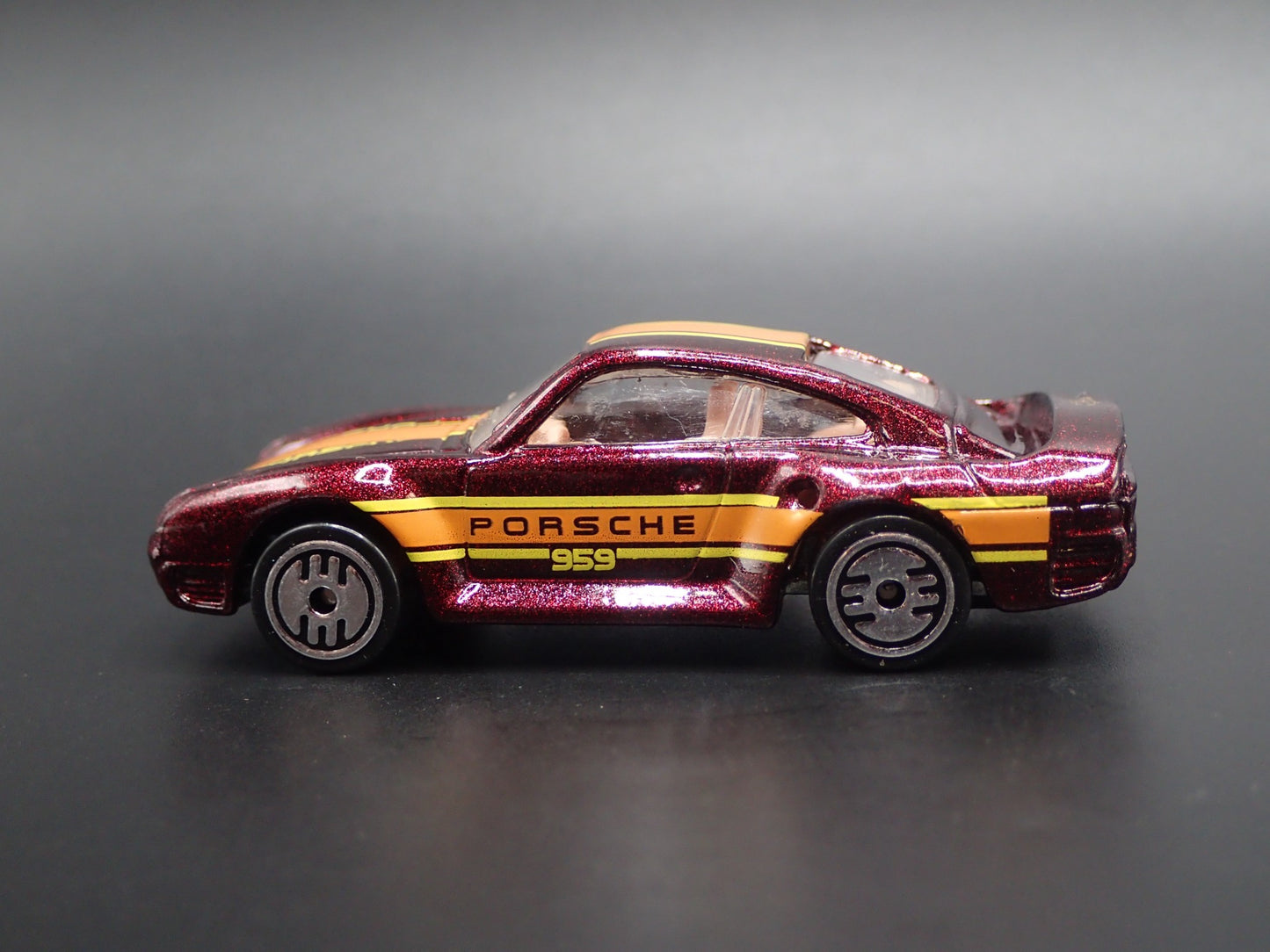 1986-1993 PORSCHE 959 1:64 SCALE LIMITED COLLECTIBLE DIORAMA DIECAST MODEL CAR